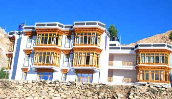 Deluxe Hotels in Ladakh