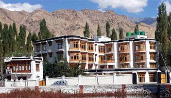 Deluxe Hotels in Ladakh