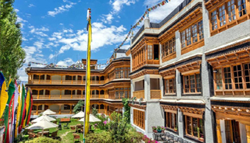 Deluxe Hotels in Ladakh