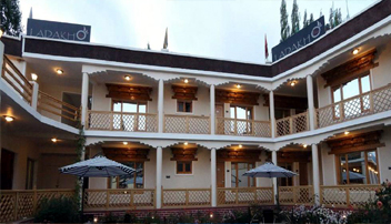 Deluxe Hotels in Ladakh