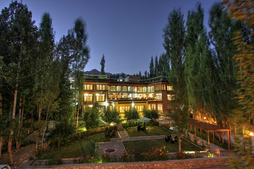 Deluxe Hotels in Ladakh