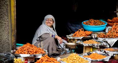 Where to Eat Kashmir Travel Guide
