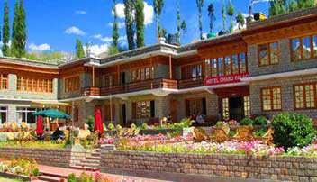 Hotel Charu Palace Leh