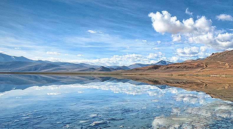 Tso Kar Lake in lehladakhtourism.com